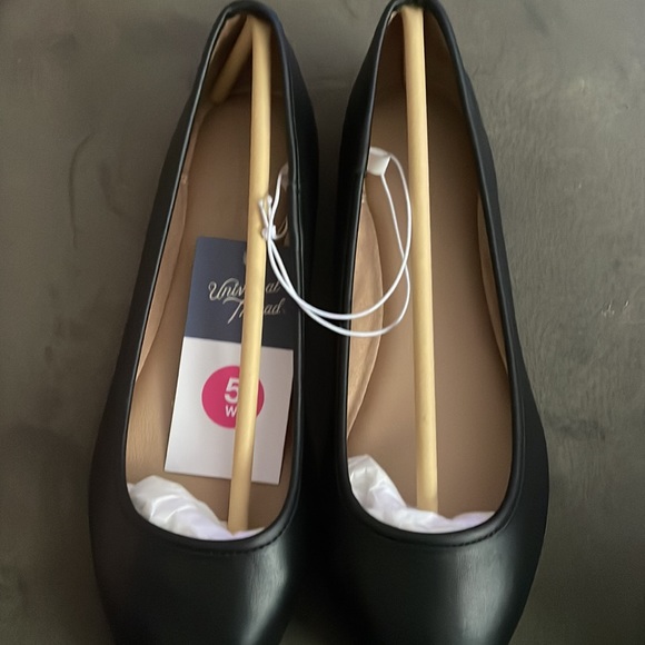 Universal thread Everly flats memory foam slip on black shoe 5W new with tags - Picture 1 of 14